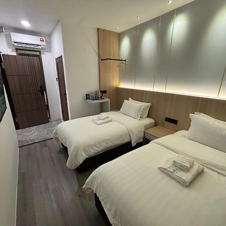 Red'S Hotel Бинтулу Экстерьер фото