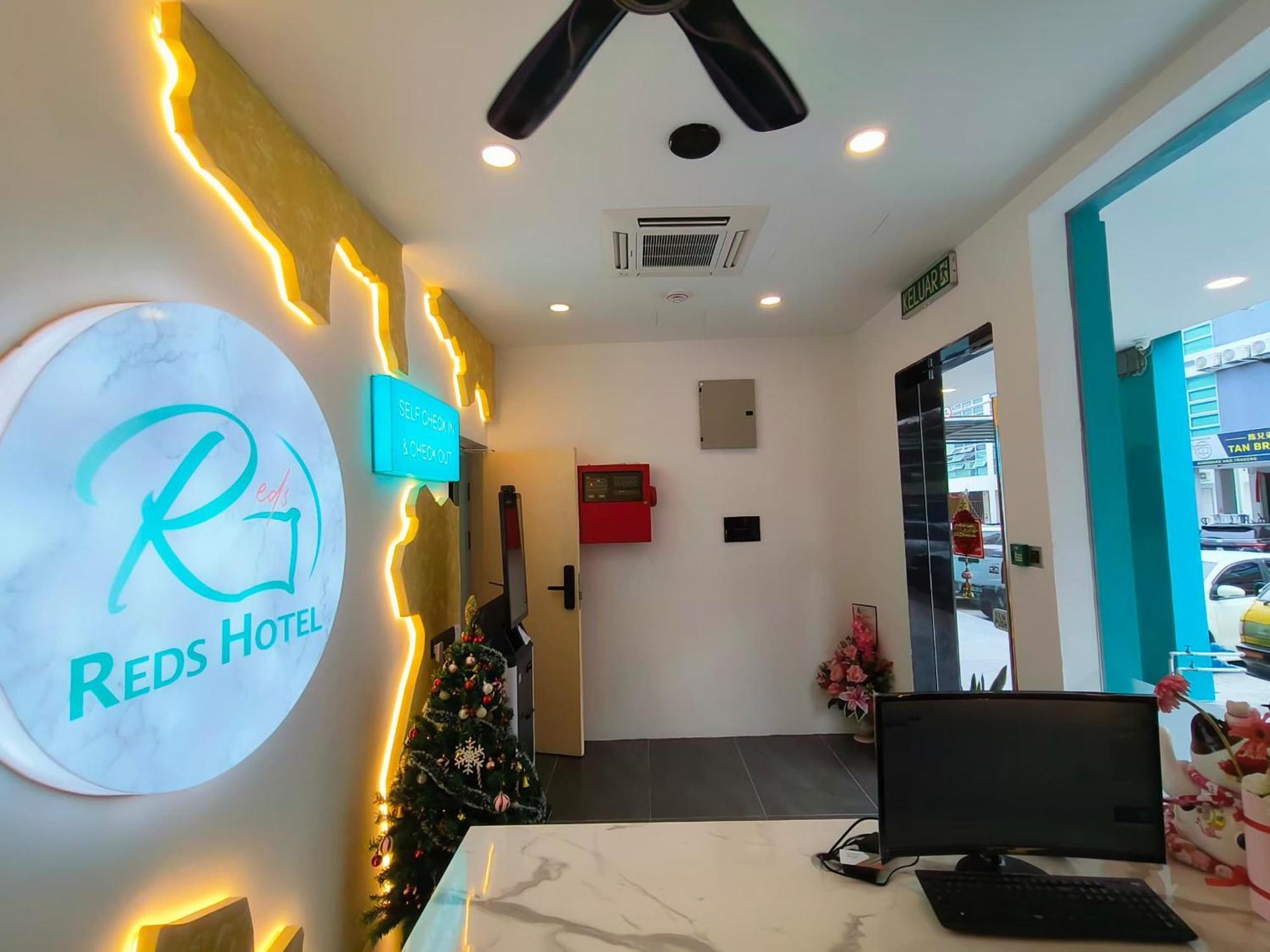 Red'S Hotel Бинтулу Экстерьер фото