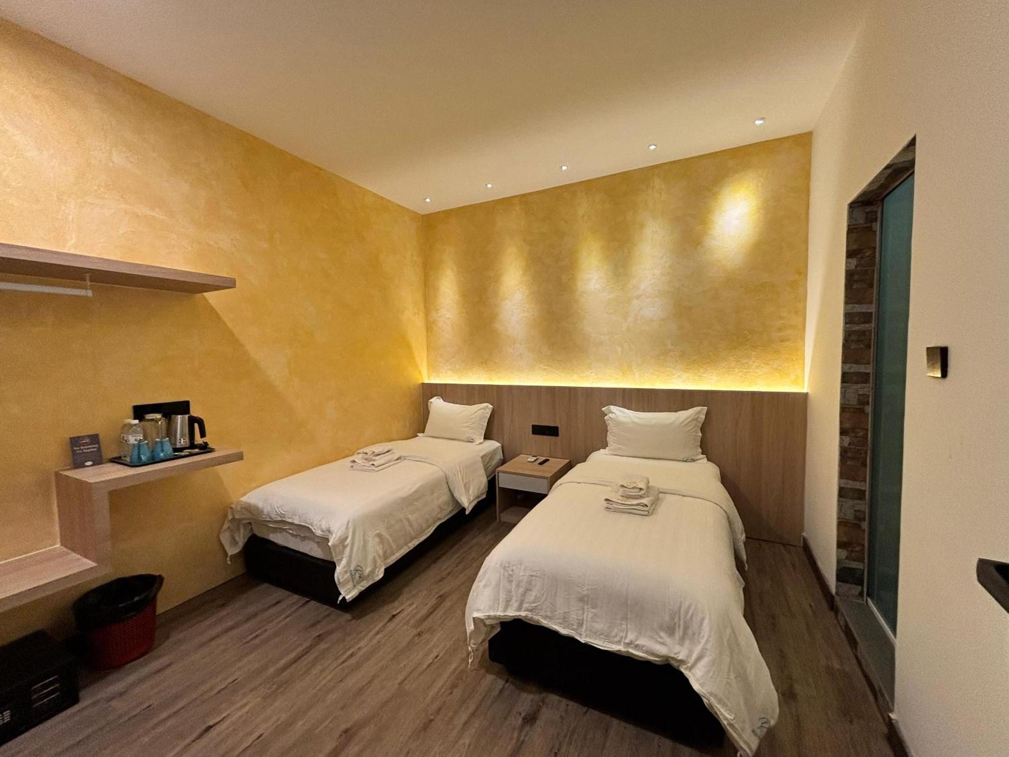 Red'S Hotel Бинтулу Экстерьер фото