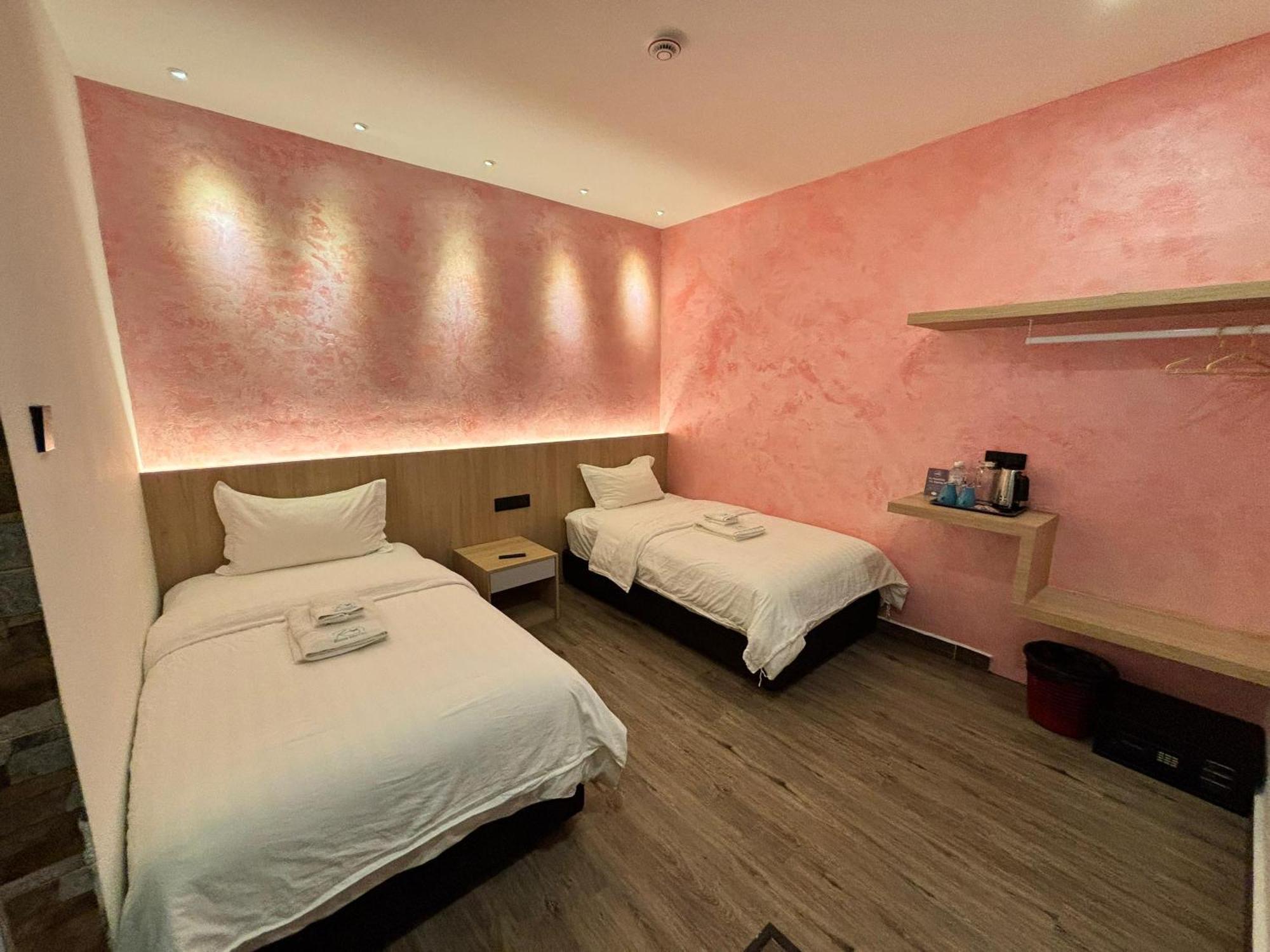 Red'S Hotel Бинтулу Экстерьер фото
