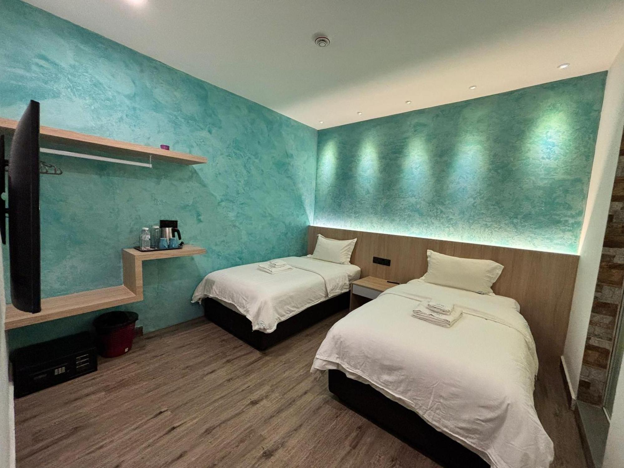 Red'S Hotel Бинтулу Экстерьер фото